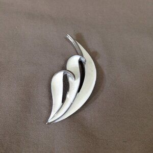 Vintage Enamel Off White Pin Brooch